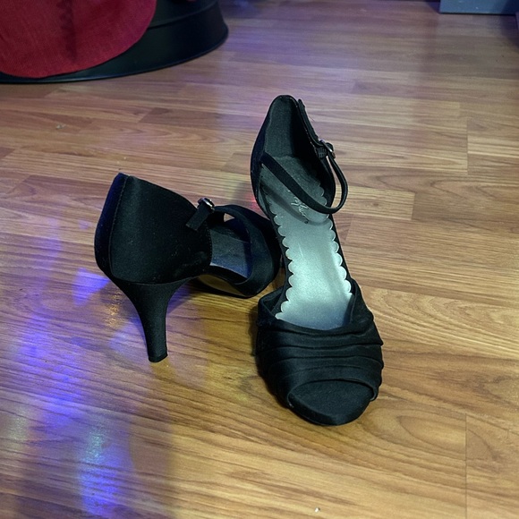 Jacqueline Ferrar - Picture 2 of 3